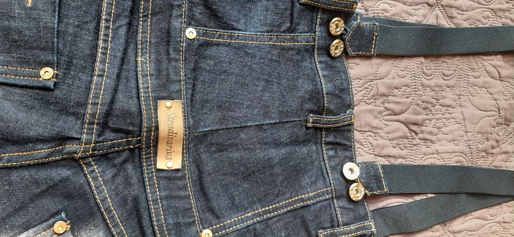 Wysokie jeansy z szelkami Stradivarius r. S