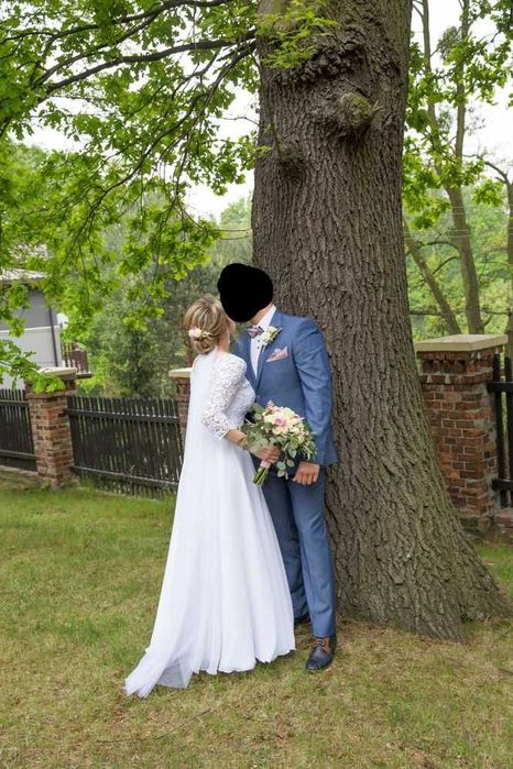 Suknia ślubna z koronki