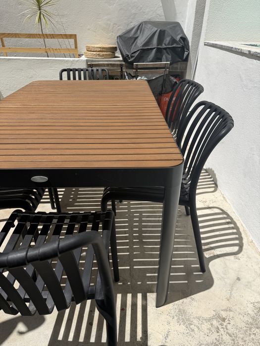 Mesa e cadeiras exterior