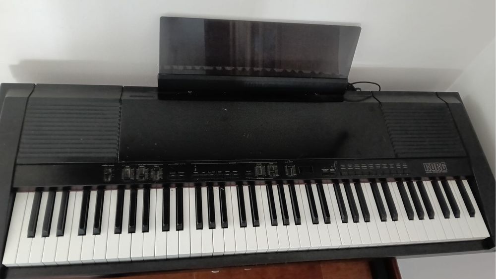 Piano digital Korg DP-2000C