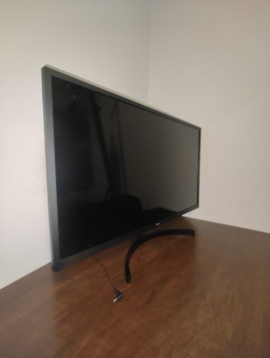 LG monitor/ full hd. 1080p/75hz/ 32 polegadas