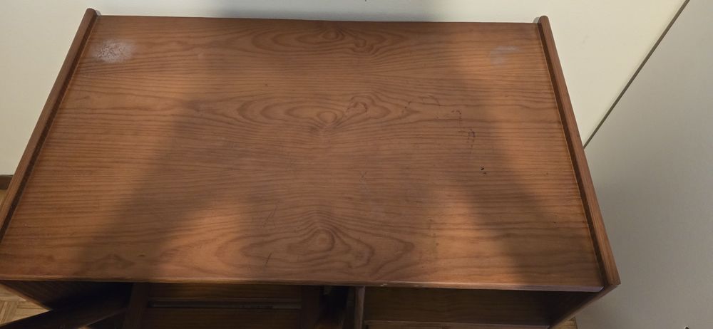 Secretaria mais cadeira