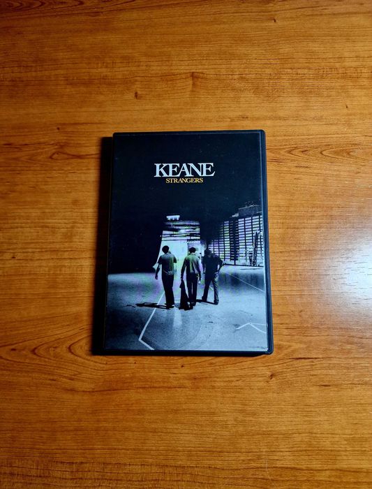 KEANE - Strangers (2 DVDs) The incredible story of a musical phenomenon!64552463115137120