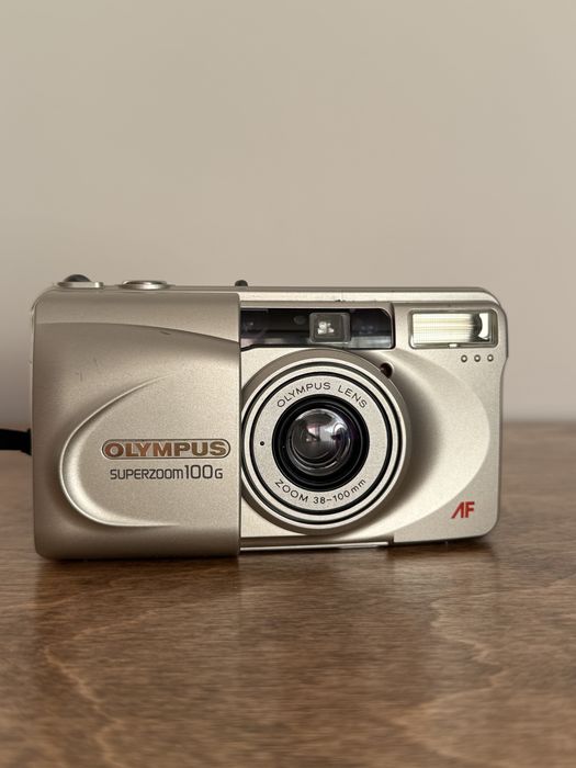 Aparat Olympus Superzoom 100G + futerał