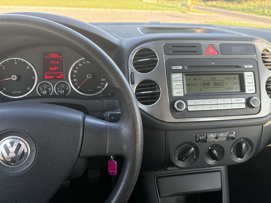 Tiguan 2.0TDI 140KM napęd 4x4, Hak, serwisowany, bez rdzy.