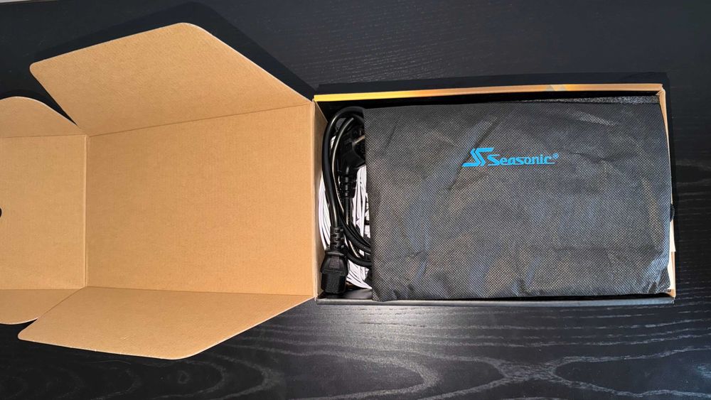 Fonte de Alimentação ATX Seasonic Focus GX-1000W V4 ATX 3.1/PCIe 5.1 80 Plus Gold Full Modular Branca