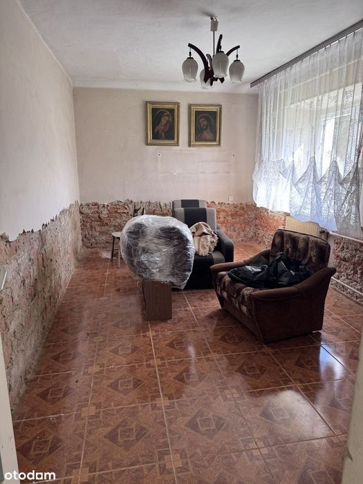 Wolnostojący dom z dużym potencjałem i  działką 640 m² w wsi