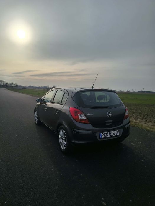 Opel corsa 2011 1.4
