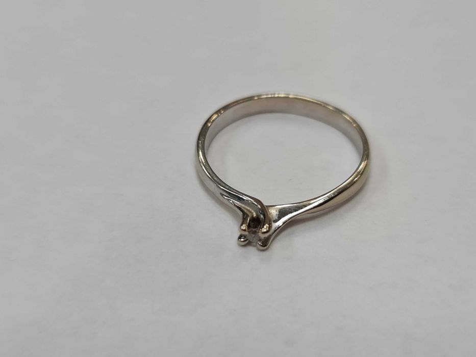 Klasyczny złoty pierścionek damski/ 585/ 2.07 gram/ R14/ 0.03 CT