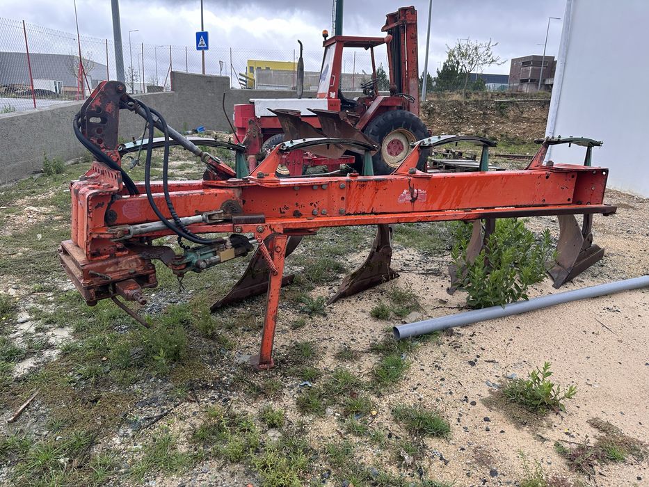 Charrua Kverneland 4 Corpos Non-Stop