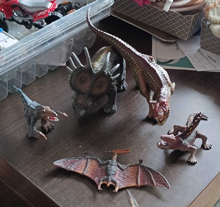5 Dinossauros de brincar ou coleção
