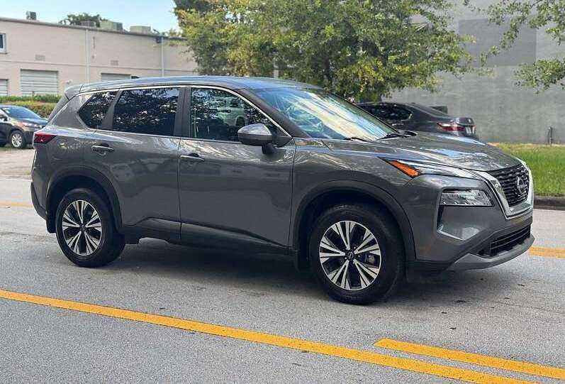 Nissan Rogue 2021 року