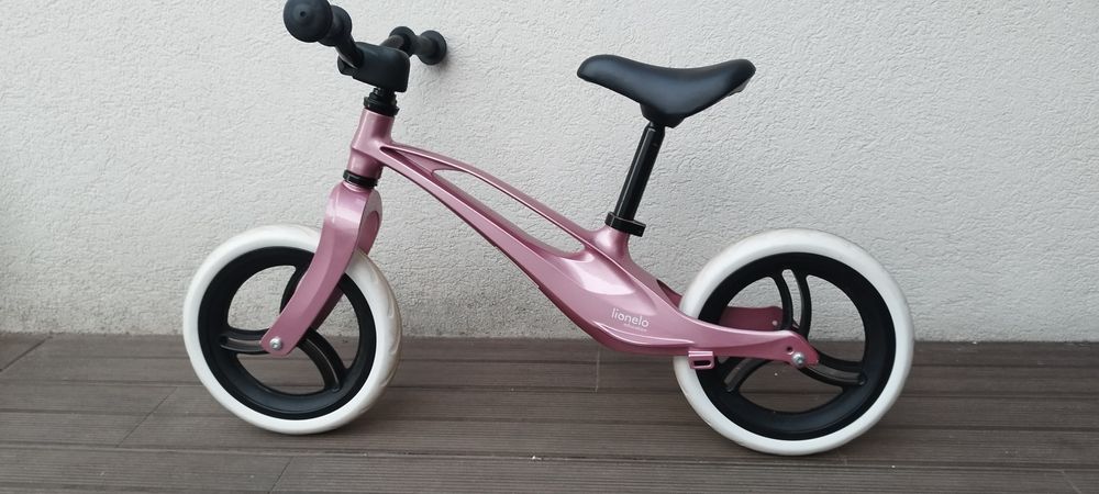 Bicicleta sem pedais como nova