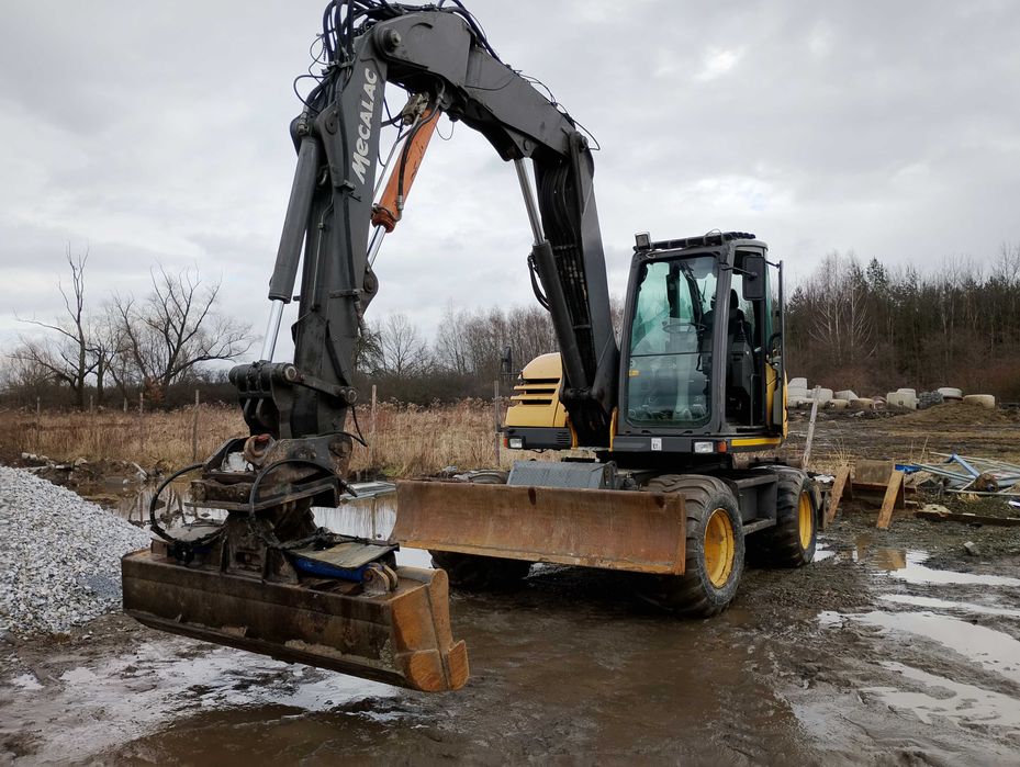 Usługi koparką kołową | Usługi sprzętowe