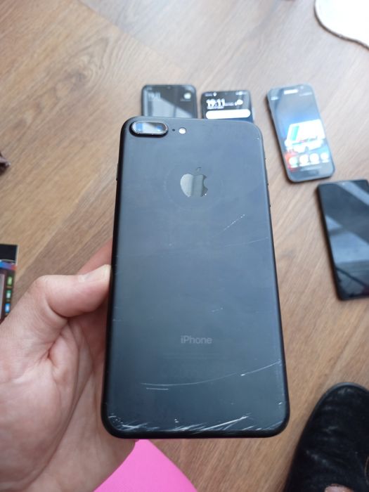 Xiaomi Redmi 9C    Samsung Galaxy S7   iPhone 7Plus