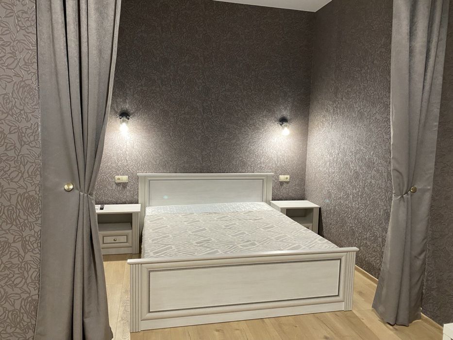 Ліжко двохспальне