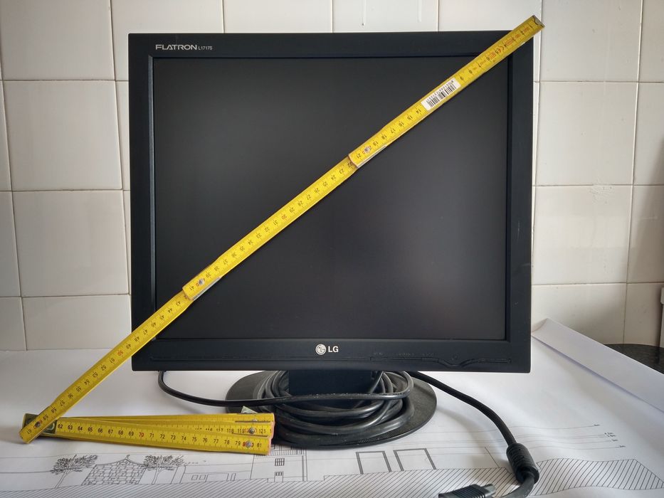 Monitor LG com cabo VGA