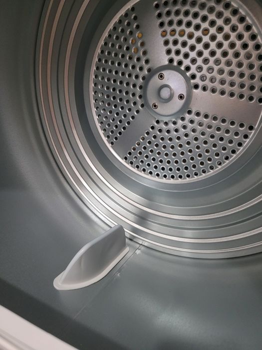 Máquina de Secar Roupa de Encastrar Candy 7kg