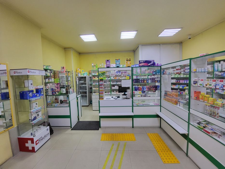 Продам аптечні меблі