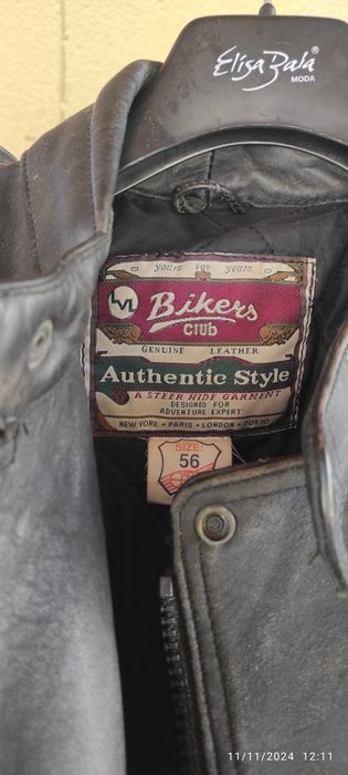 Dois casacos e umas calças de Mota