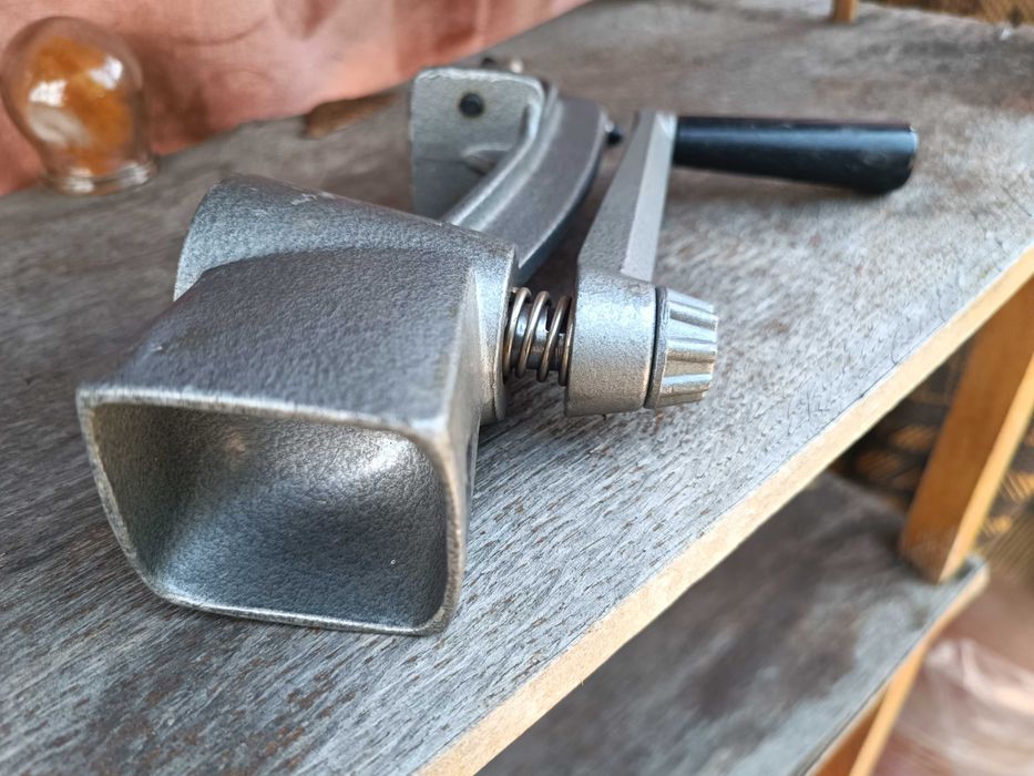 Кофемолка механическая ручная, советская