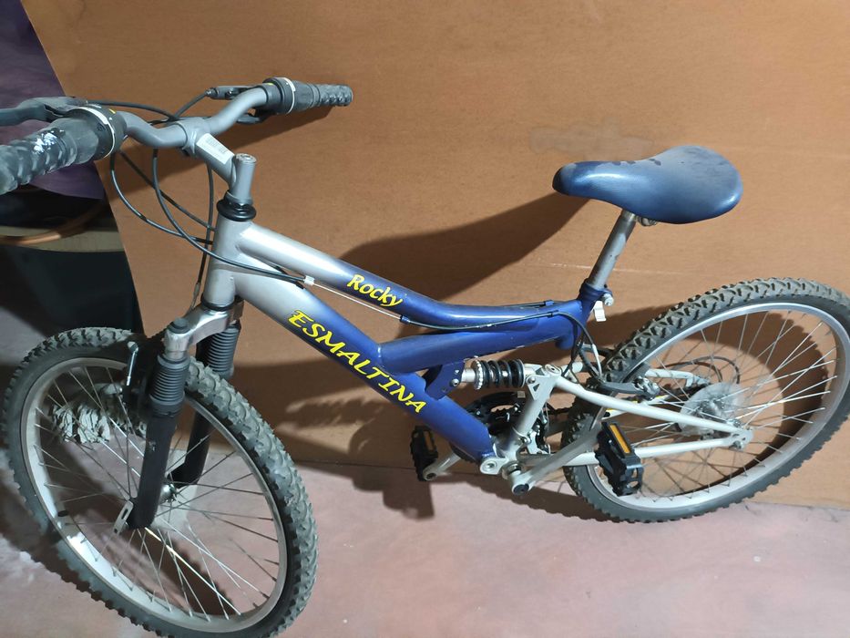 Bicicleta quase nova