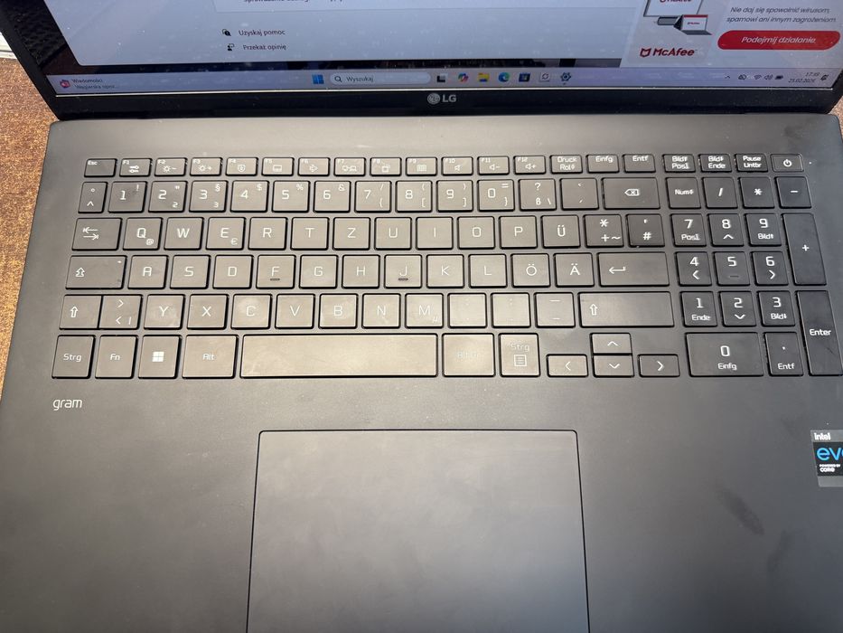 777/ laptop LG Gram 1.35kg i5 11gen 16/512 win11 17”