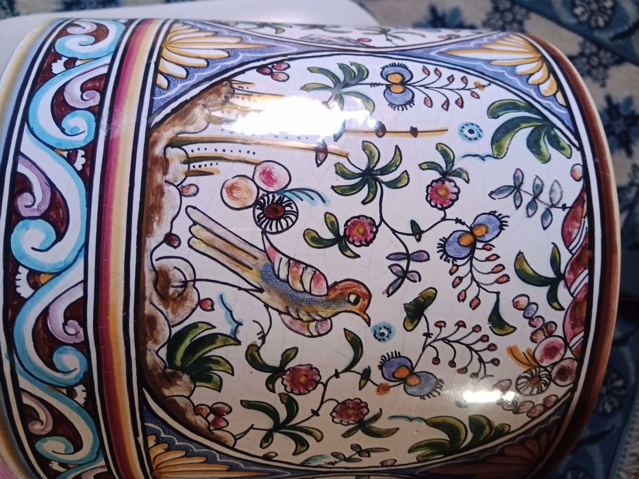 Vaso cilíndrico cerâmica berardos pintado à mão séc. XVII