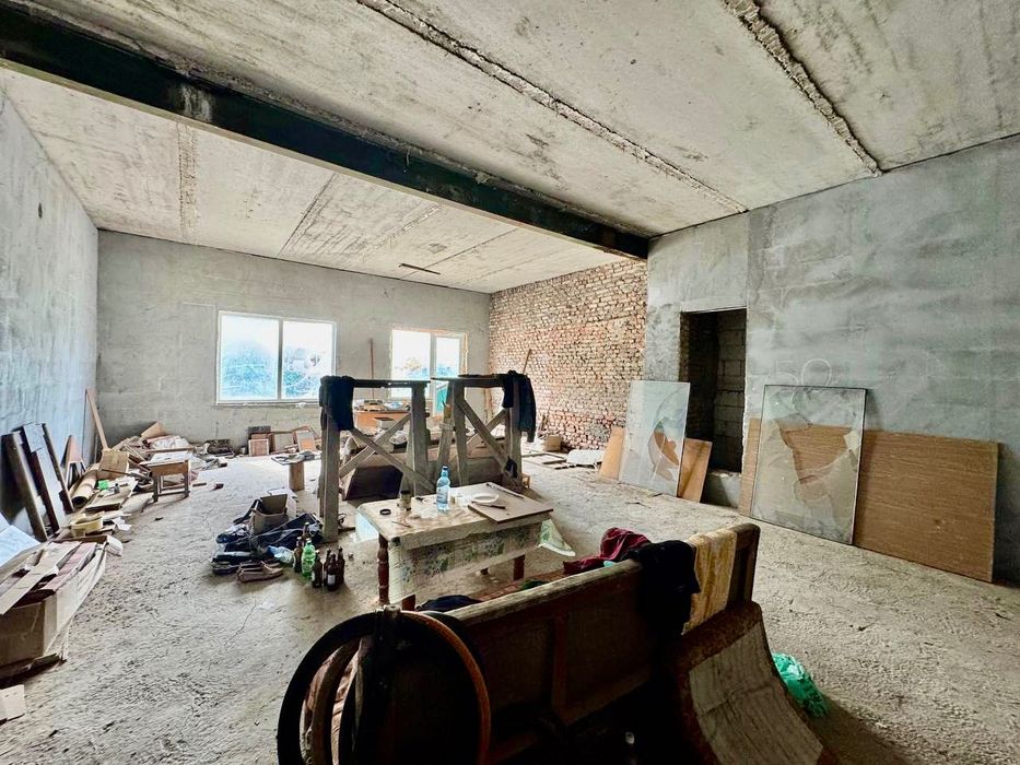 Продаються квартири з комерційним приміщенням