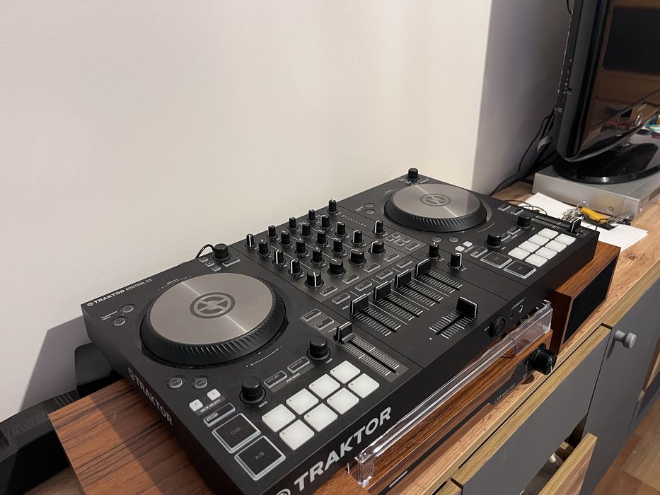 Dj Kontroler traktor s3