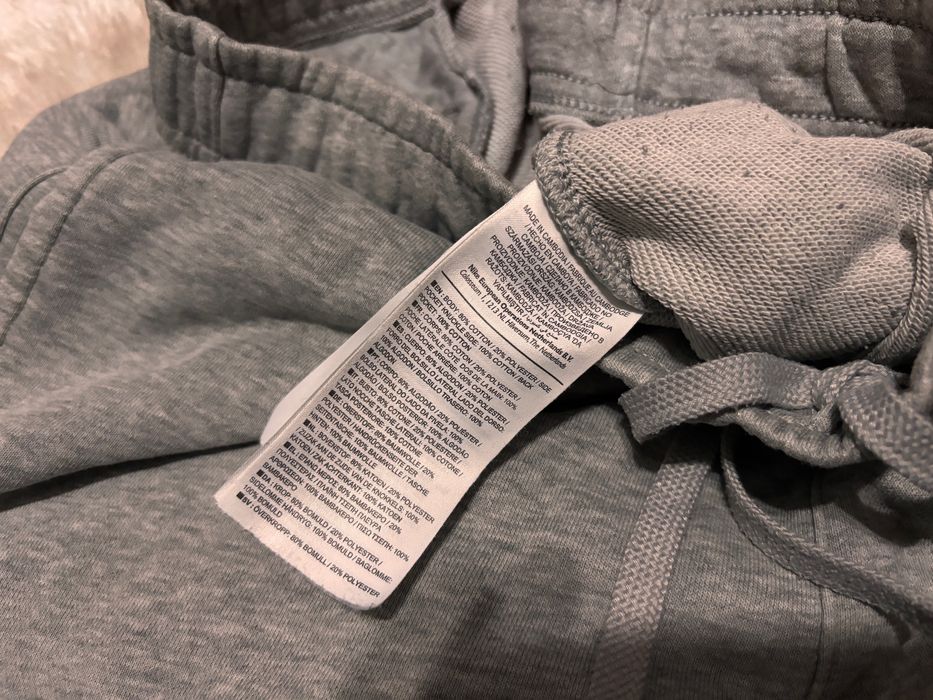 Szare spodnie dresowe Nike