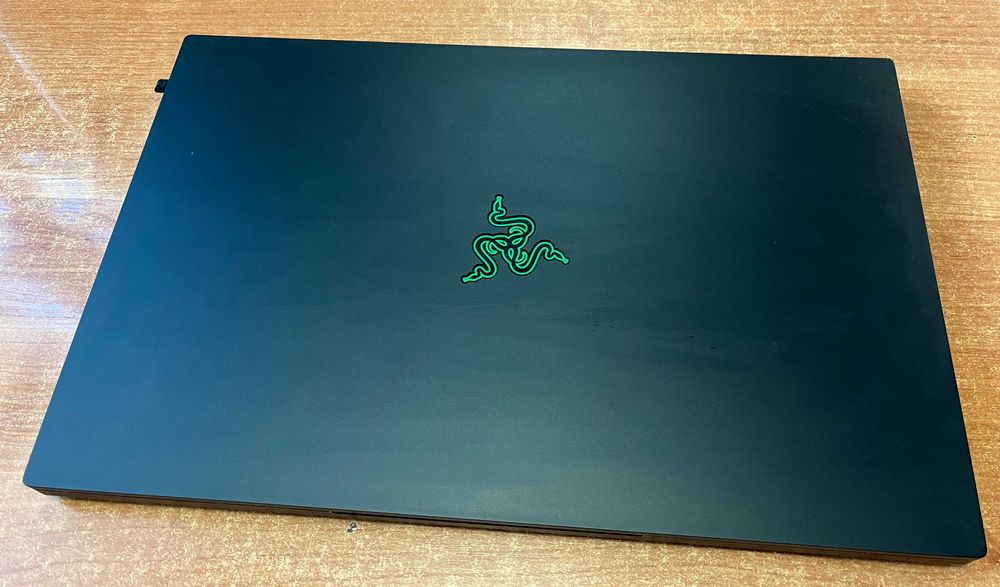 17,3"  Razer RZ09 - Core i7 11-th | 32GB DDR4 | RTX 3080 | 1 TB SSD | Win 11  -  opis
