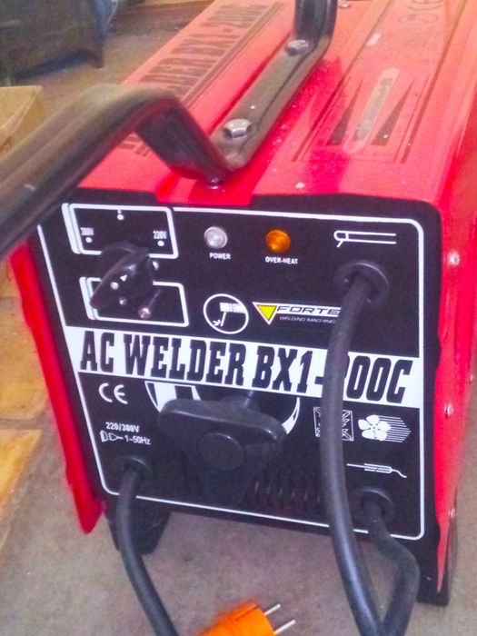 Продам портативный сварочный аппарат "FORTE BX1-200C".