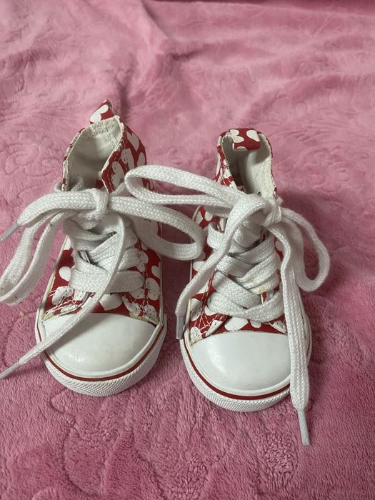 trampki w serduszka roz. 3