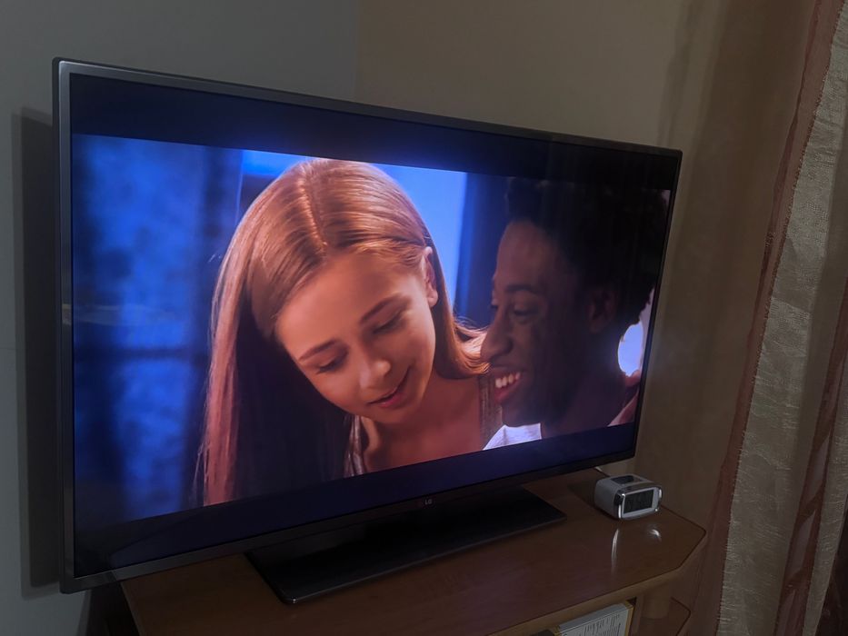telewizor LG 42” Smart tv