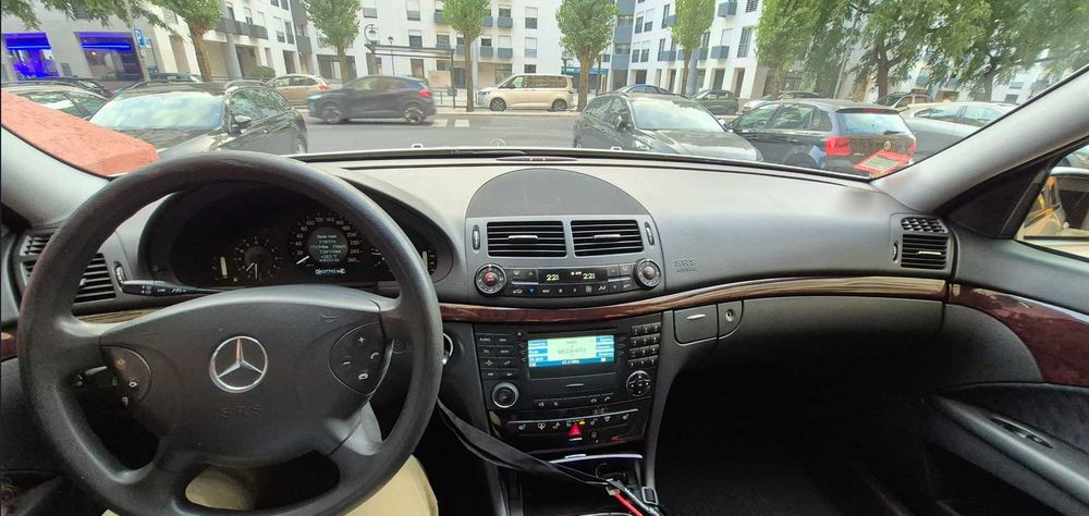 Mercedes-Benz E 220 CDI Automático – Muito bom estado