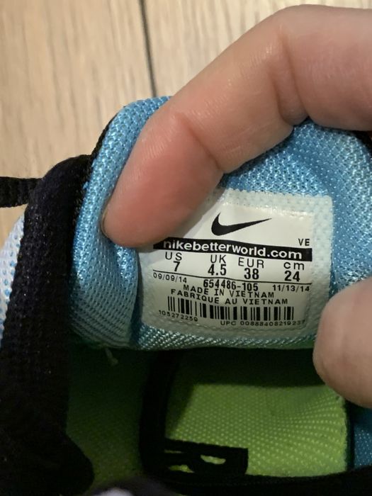 Кросівки жіночі Nike