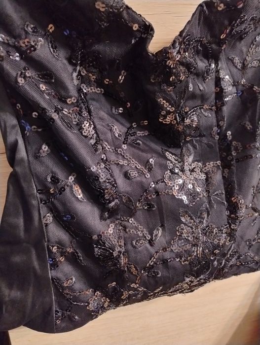 G o r s e t   z  cekinami