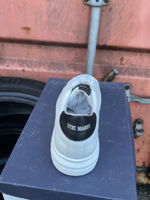 Steve madden.