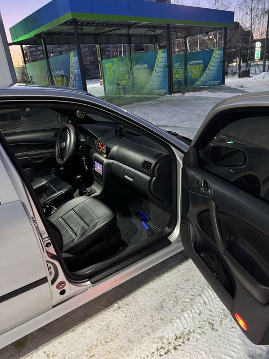 Шкода Октавія тур 1.8 турбо