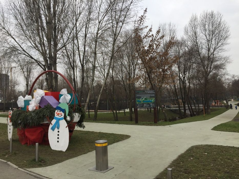 2 комнатная - 5 спальных мест - смежная с камином начало Троещины!