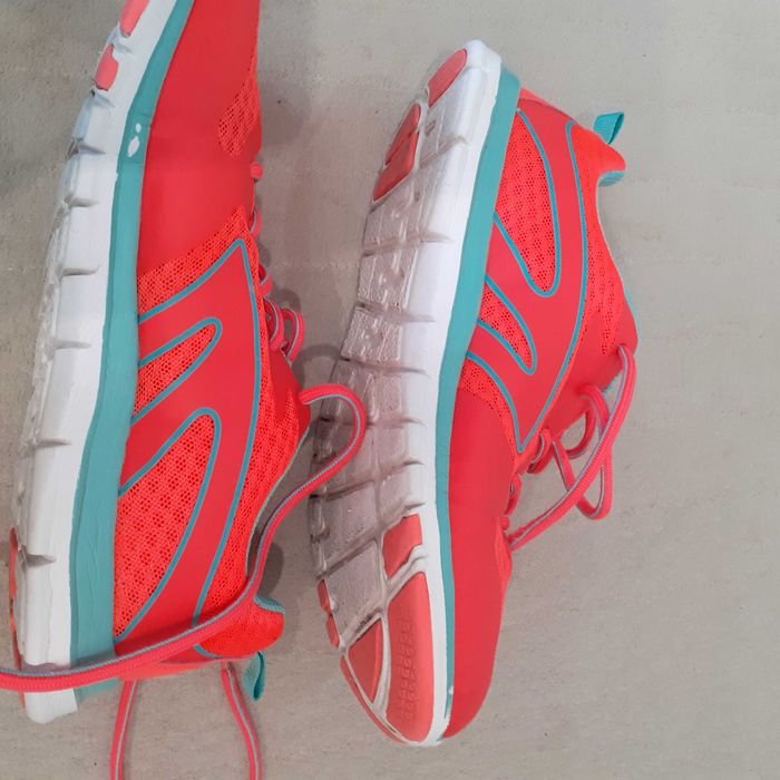 buty sportowe damski  Hi-Tec  rozmiar 37 stan idealny