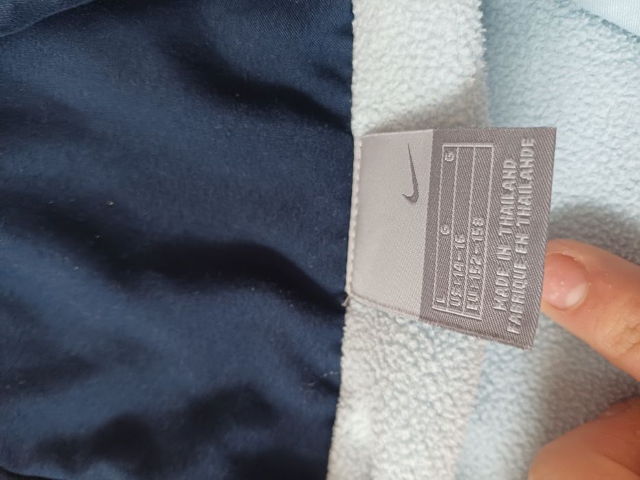 Куртка нова Nike універсал