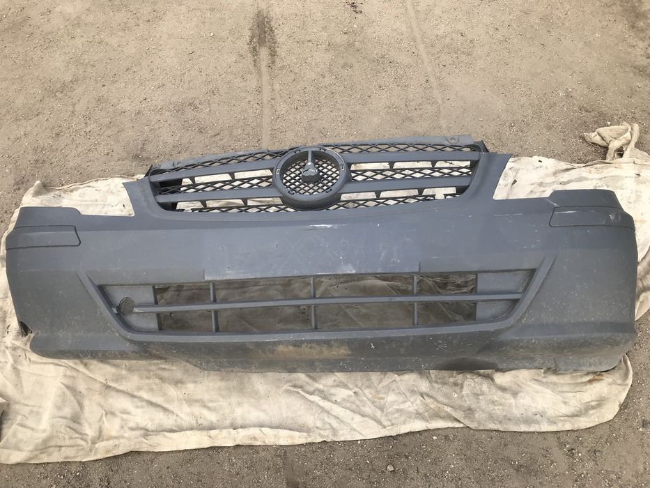 Бампер Mersedes Vito, передний, под востановление.