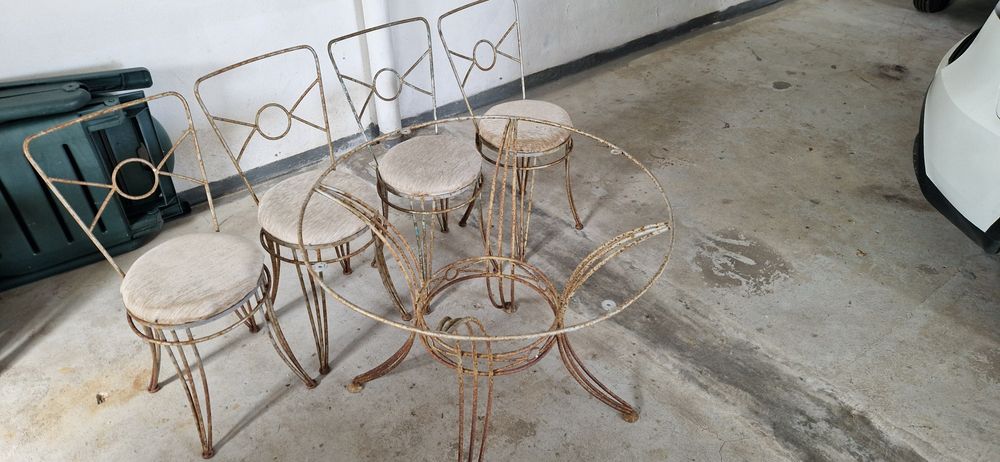 Conjunto mesa e 4 cadeiras