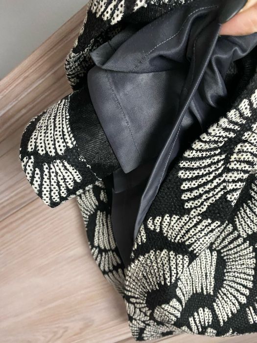 Saia preta com forro