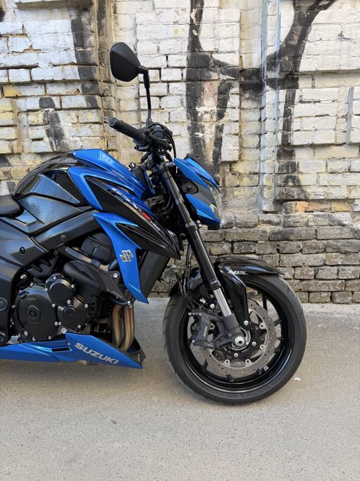 Продам мотоцикл Suxuki GSX-S750