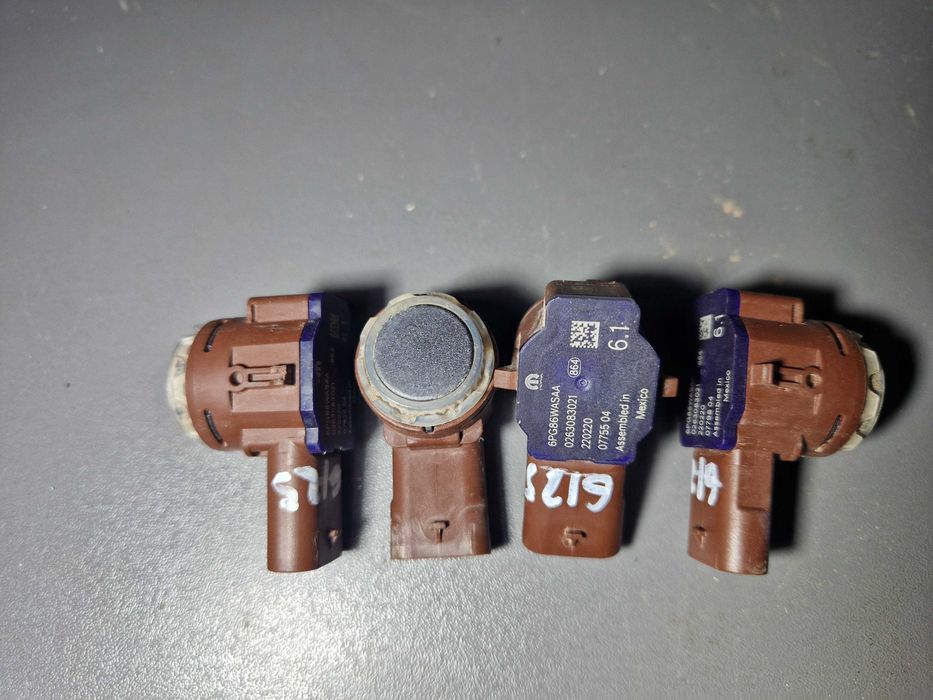 Парктроник заднего бампера Jeep Grand Cherokee WL 21-25 6PG86WASAA