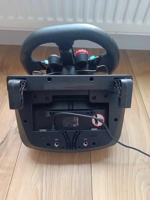 Kierownica •	Logitech G29