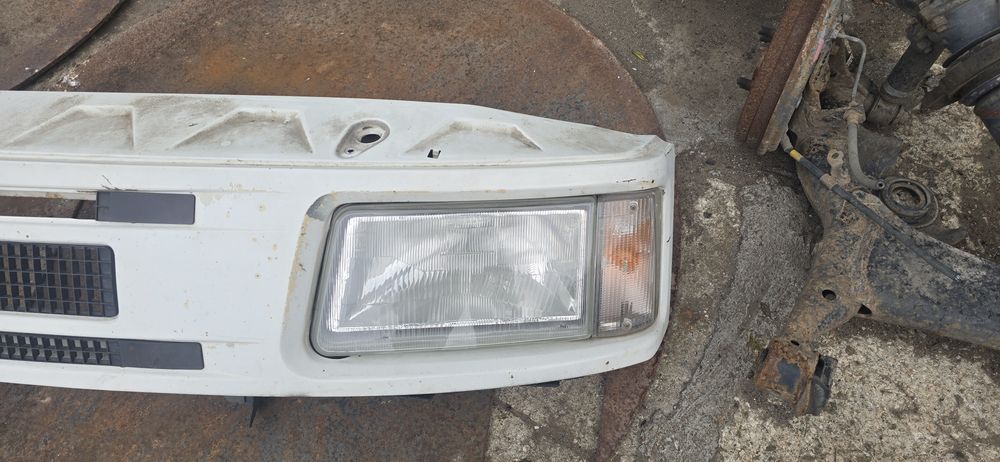 Lampa przód kierunkowskaz Pas przedni  atrapa Gril Iveco 3510